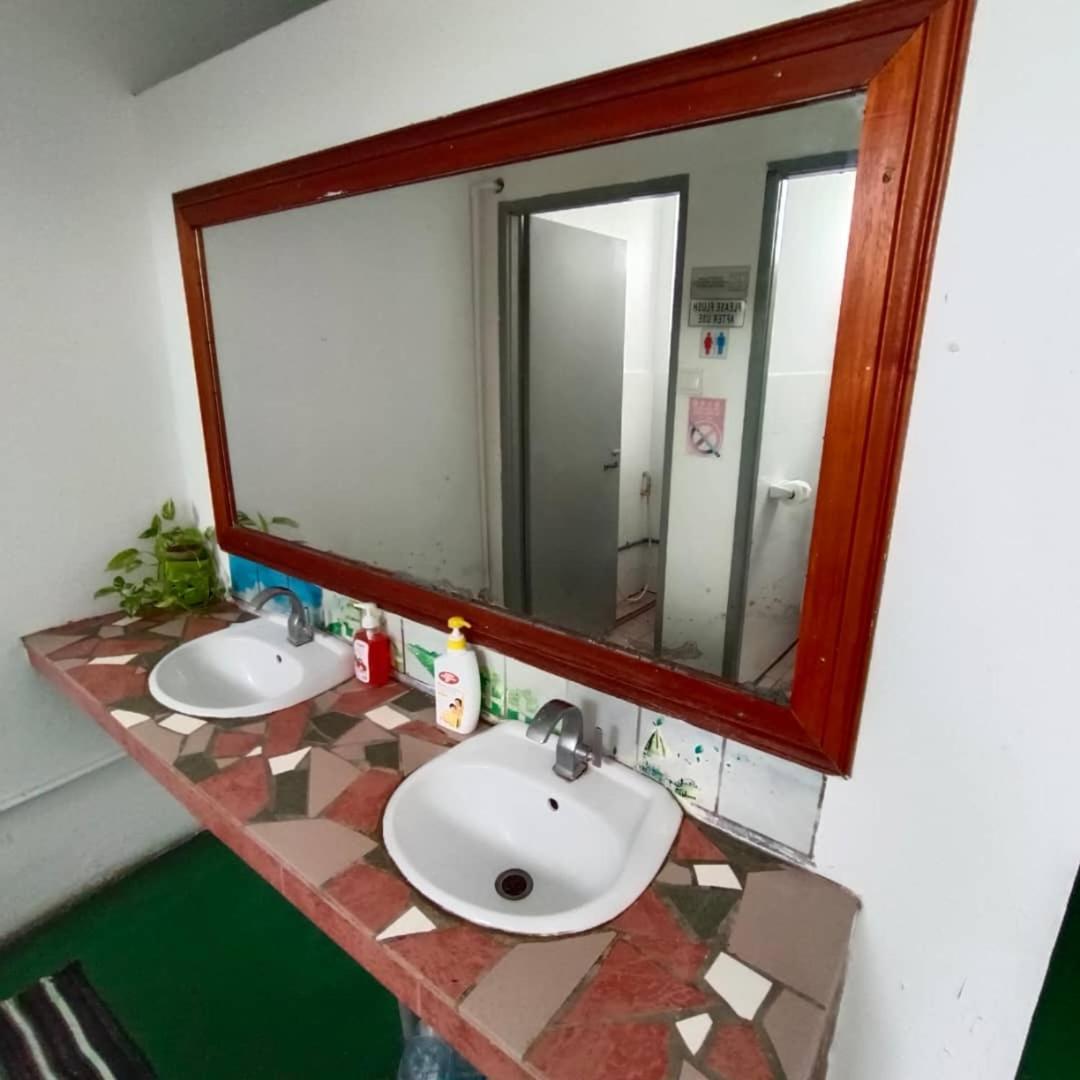 Tabun Homestay Miri Exterior photo
